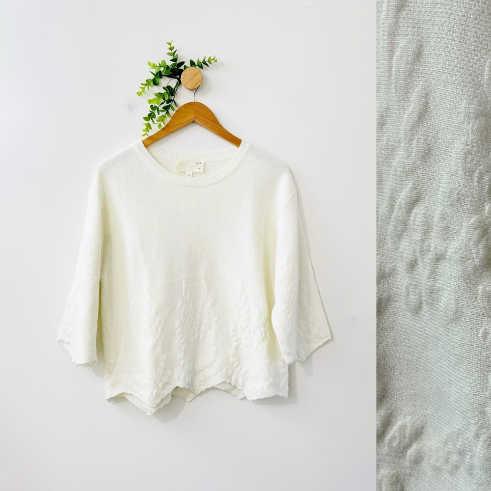 J.O.A Los Angeles Cream 3/4 Sleeve Light Knit Top Scalloped Hem Sweater